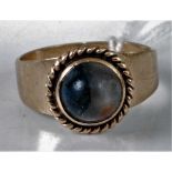 A 9ct gold and cabochon moonstone set ring, 4.1g, size O