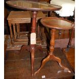 An early 19th century mahogany dish topped circular tilt-top pedestal tripod occasional table (