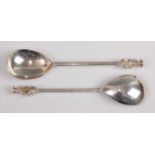 A pair of late Victorian silver seal-top apostle spoons, with plain bowls, 4.5oz, maker Josiah
