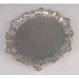 A Walker & Hall silver card waiter, having a raised piecrust rim, 11.7oz, Sheffield 1909, dia.