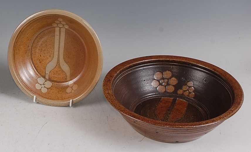 Jane Hamlyn (b.1940) - a studio pottery circular fruit bowl, of slightly ribbed form, salt-glazed