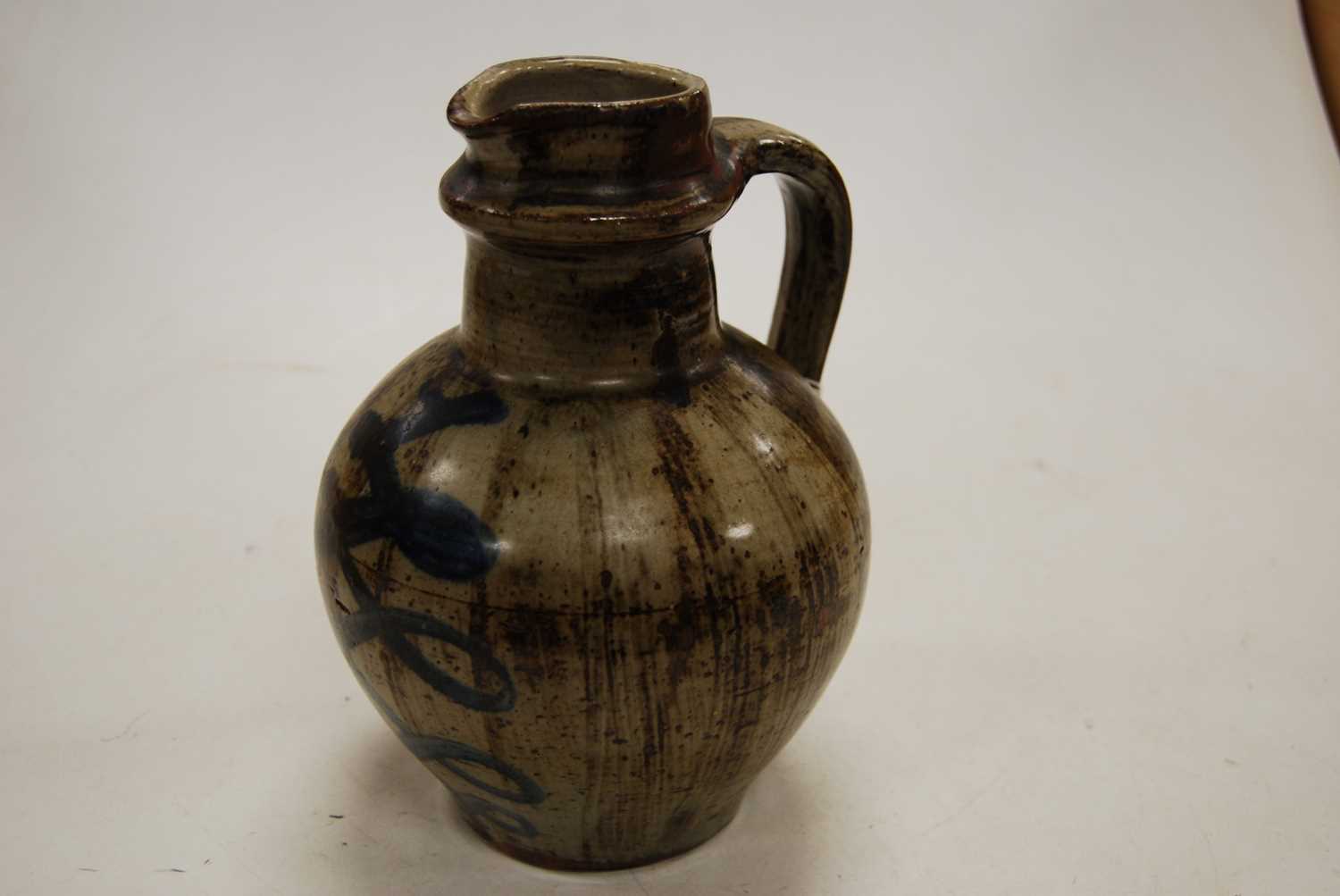 A Donald Mills studio stoneware jug, signed and dated verso 1947 height 20.5cmCondition report: - Bild 2 aus 4