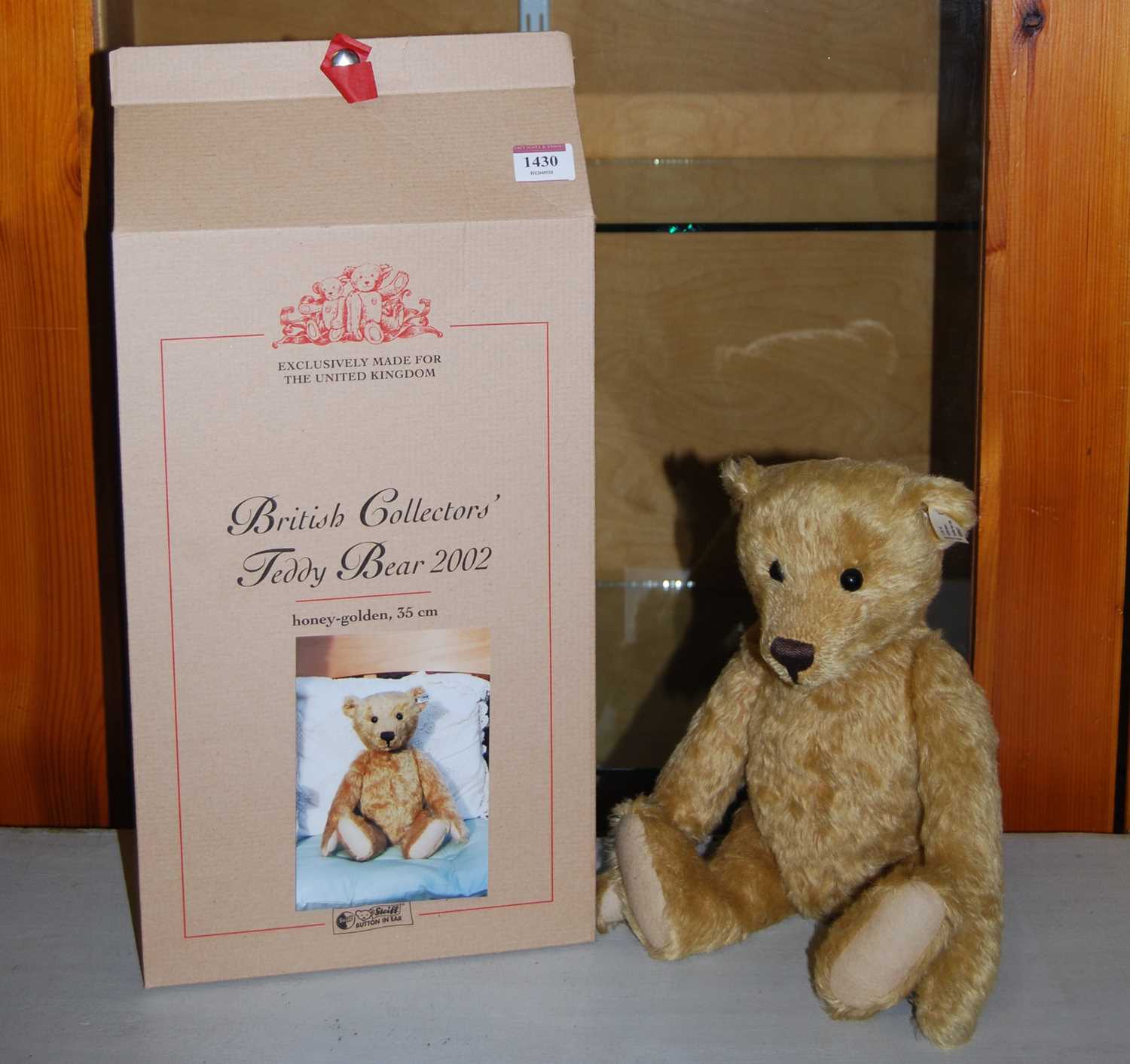 A boxed Steiff 'as-new' British Collectors teddy-bear 2002, white tag in ear, serial number 660726