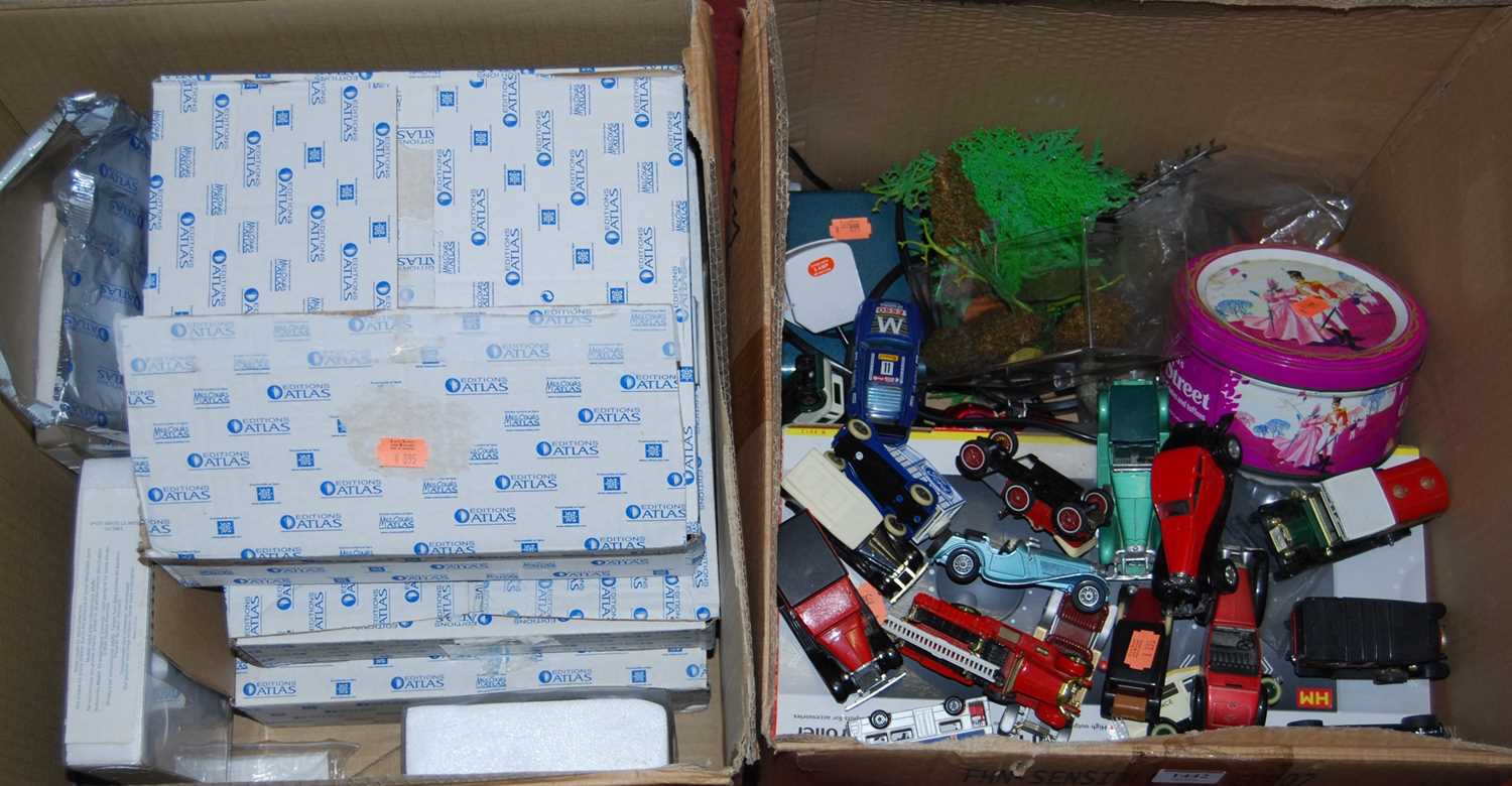 Two boxes of assorted modern issue diecast, Atlas Editions aircraft display models etc