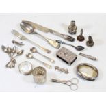 A collection of miscellaneous items, to include an Edwardian silver matchbox sleeve, having repousee