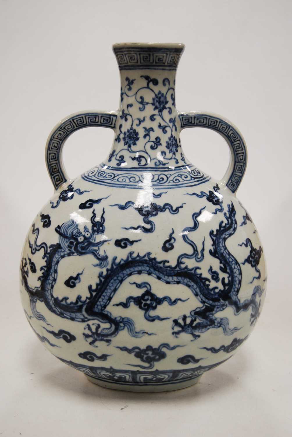 A Chinese export blue & white vase, with twin handles to the neck, decorated with a five clawed - Image 7 of 9