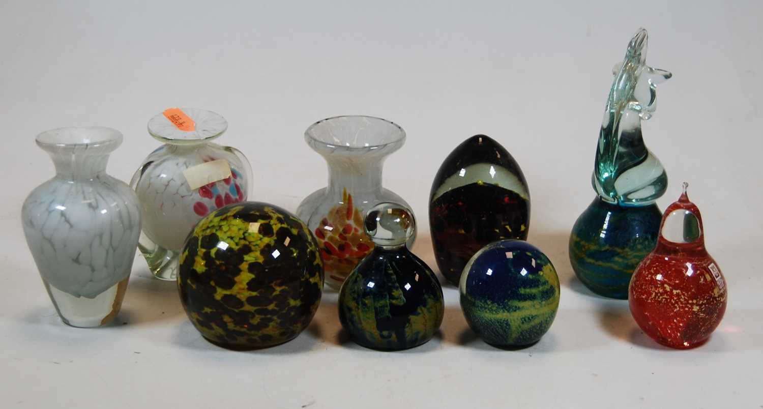 A collection of Mdina glass paperweights, vases etc (9)