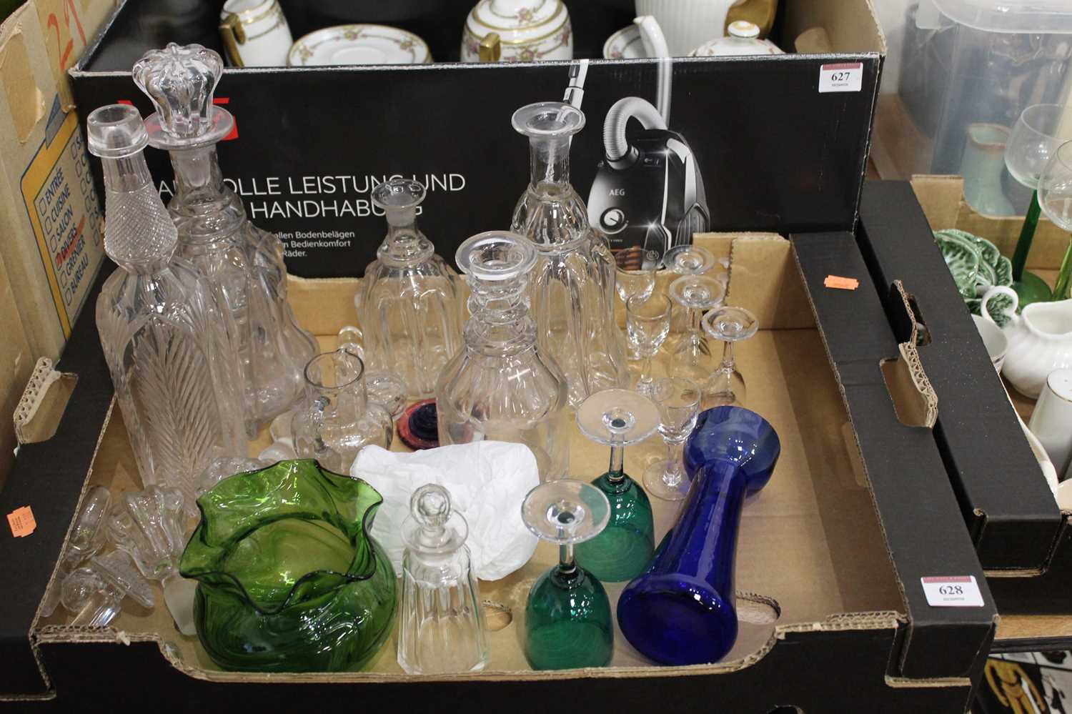 A box of miscellaneous glassware, to include Victorian decanter and stopper, green glass vase,