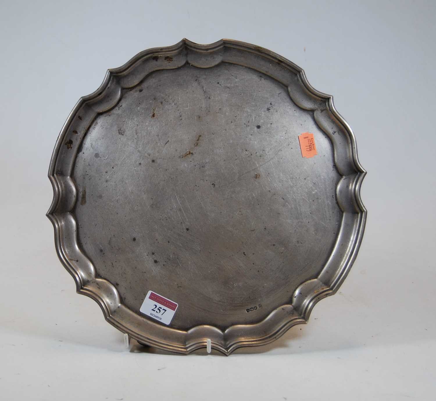 A Georgian style silver salver, having raised piecrust rim, 27.8oz, maker James Deakin & Sons,