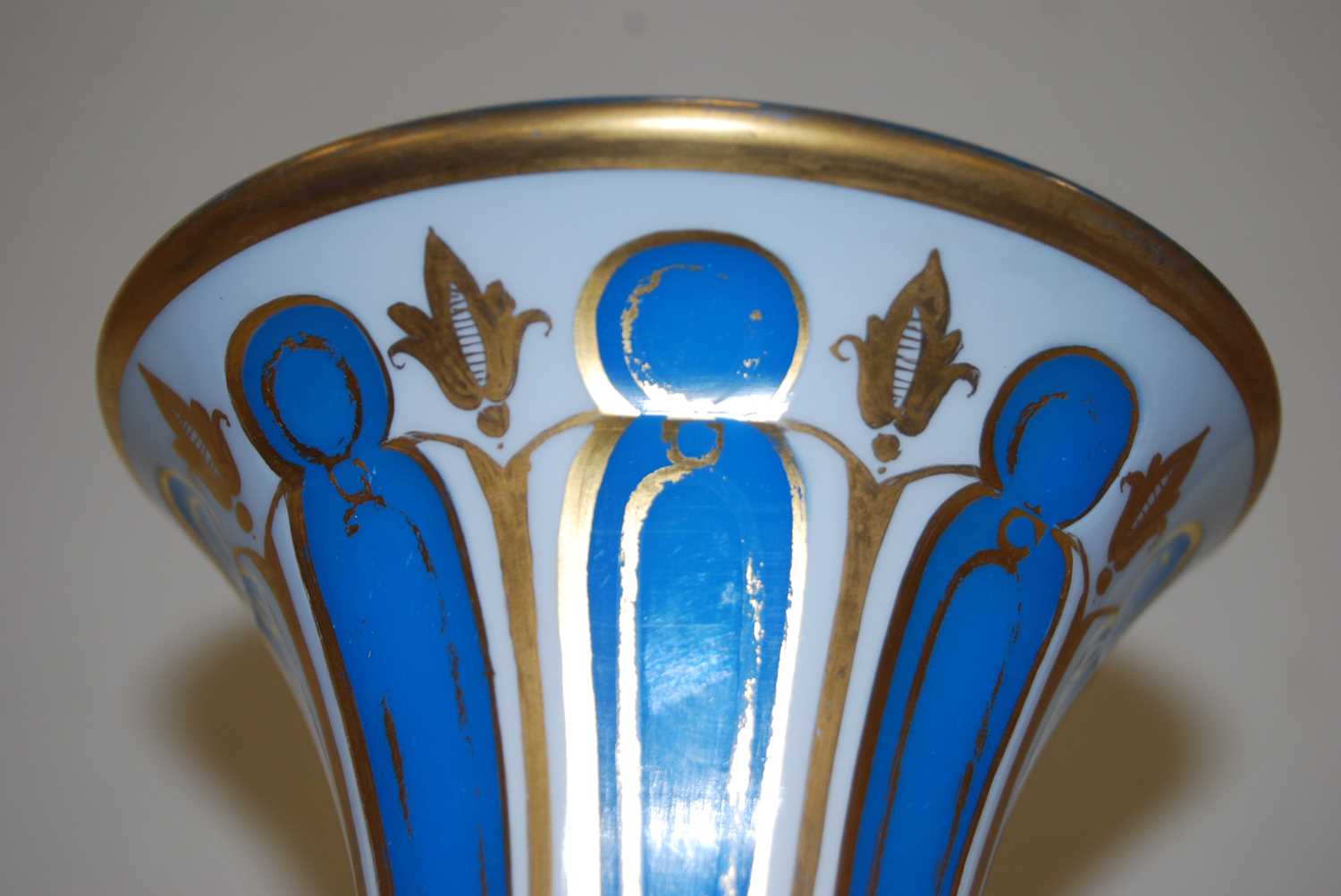 A late 19th century Bohemian blue overlaid vase with gilded decoration, height 30cmCondition report: - Bild 4 aus 13