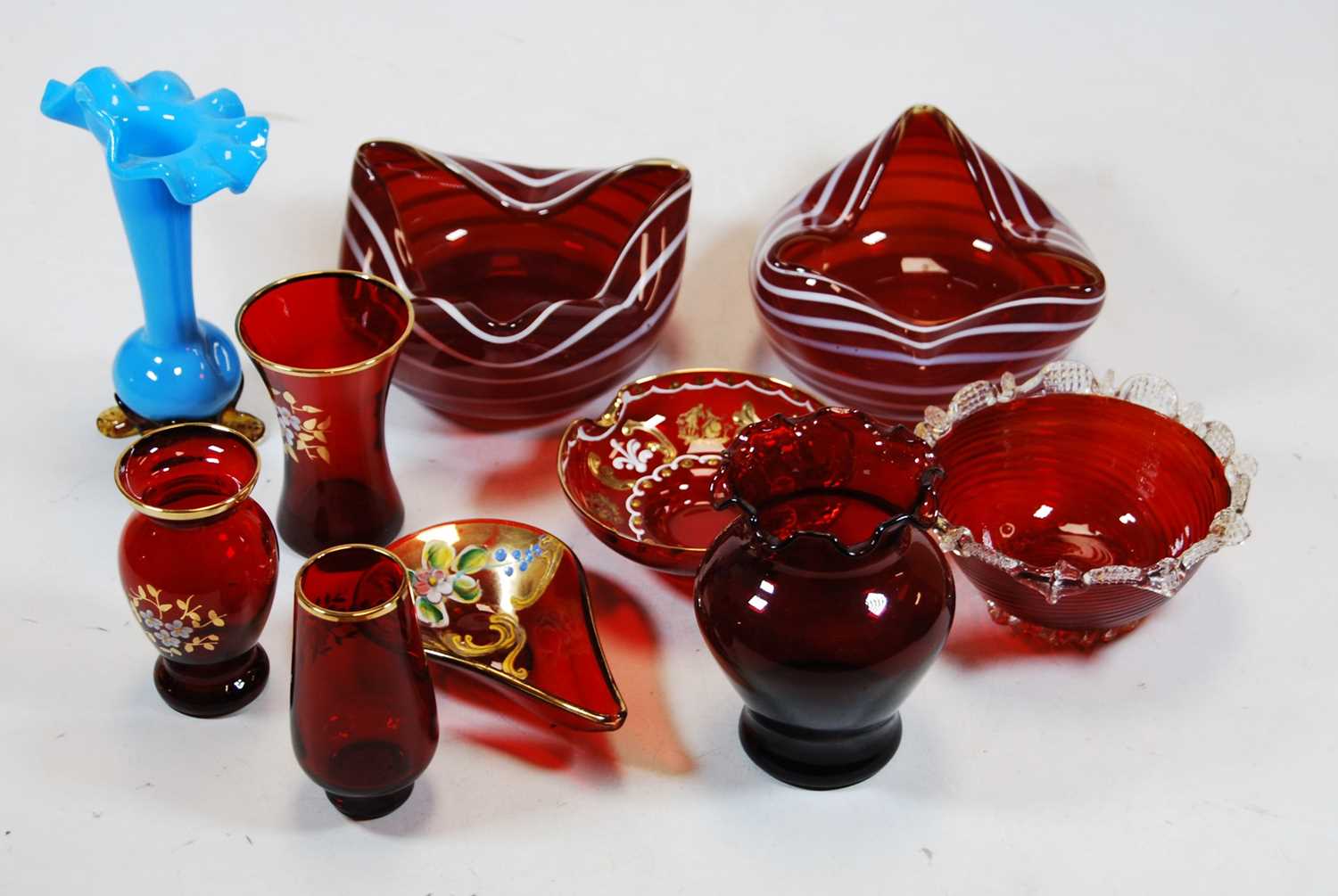 Assorted modern ruby glass wares, turquoise glass jack-in-the-pulpit vase, etc