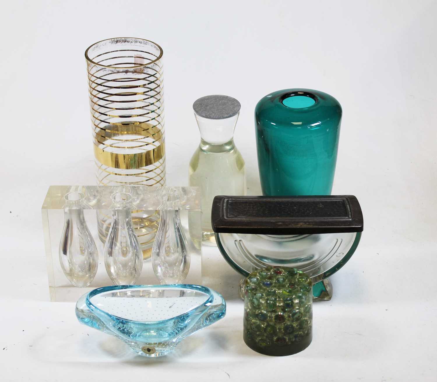 A box of miscellaneous glassware, to include a Beranak Czechoslovakian hand-blown blue tinted