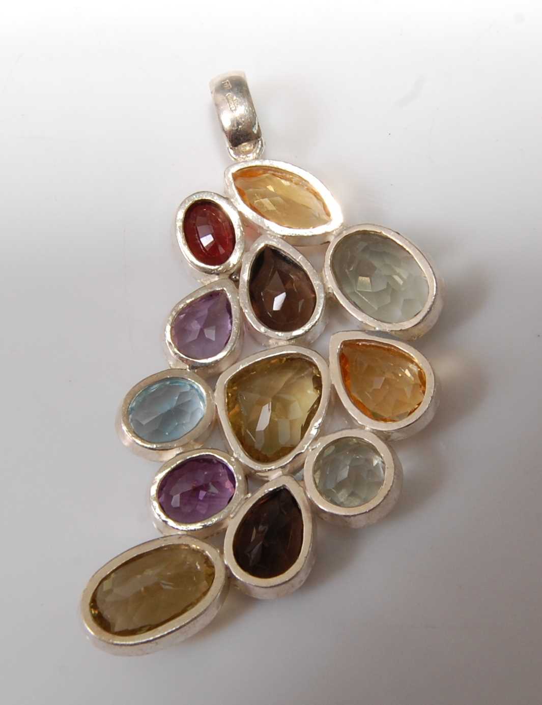 A sterling silver abstract pendant, comprising two citrine, two lemon quartz, two prasiolite, two - Image 2 of 4