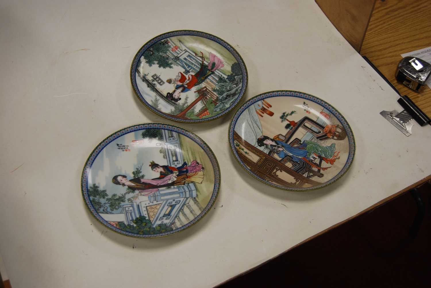 A box containing a collection of Chinese porcelain plates and Chinese silk paintings - Image 6 of 14