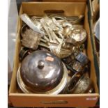 A box of miscellaneous silver plated wares to include loose cutlery in the Kings pattern, muffin