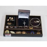 A small collection of miscellaneous jewellery to include 9ct gold heart shaped locket, pair of