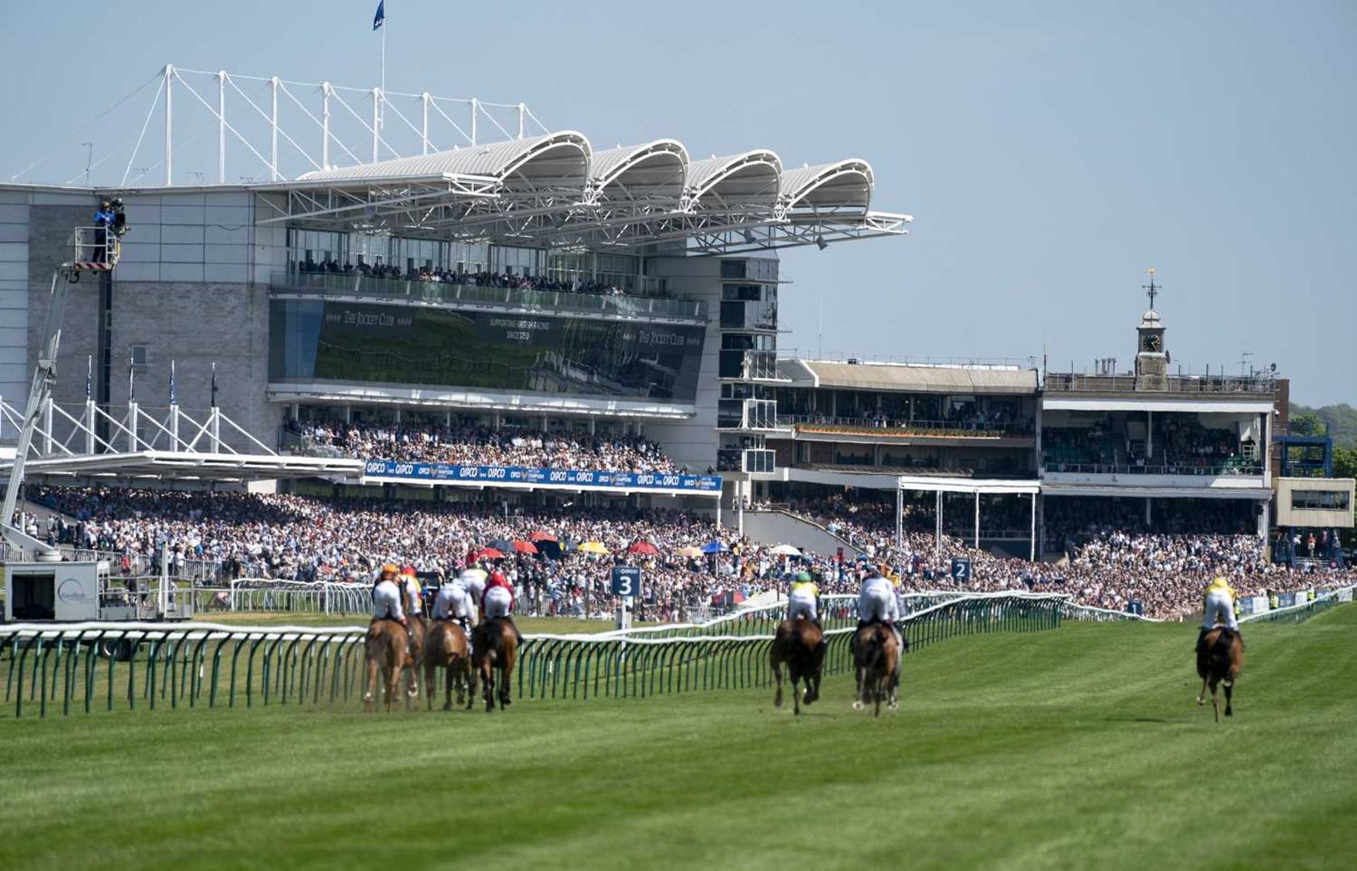 Newmarket Racecourse VIP Experience for 4 people with full hospitality at The Rowley Mile Course