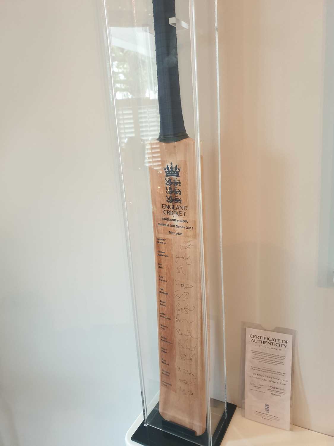 England v India NatWest ODI Series 2011 Cricket Bat Signed by the England Team The Cricket Bat is