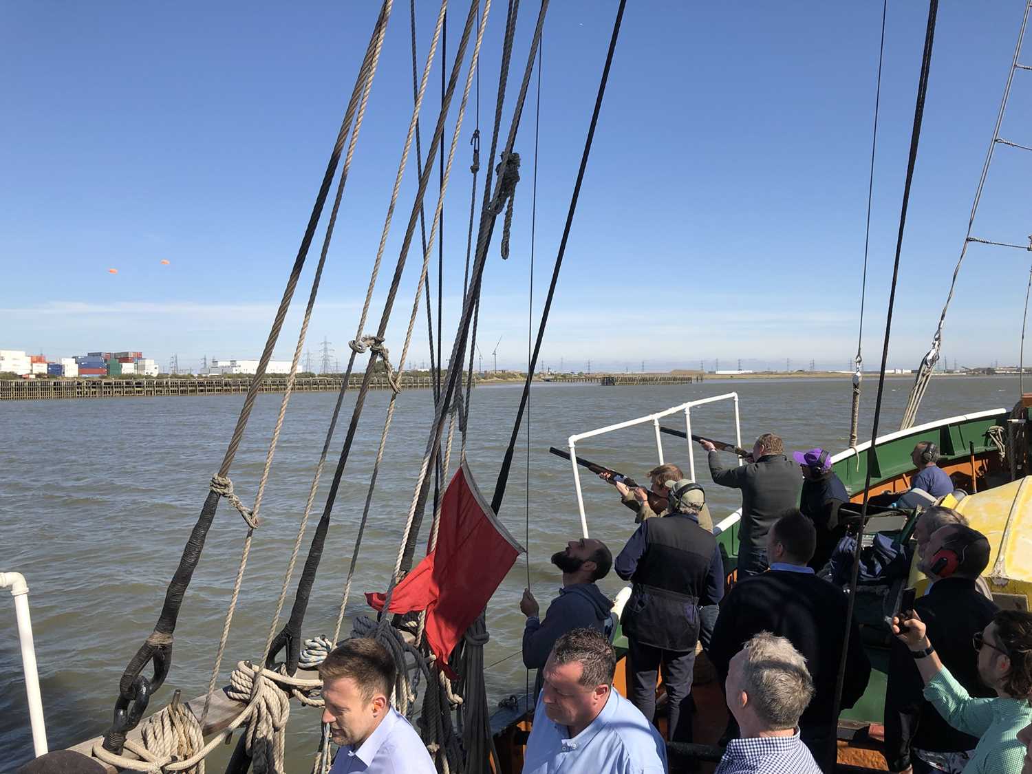 Shooting on the River Thames, London for 10 Couples A special chance for 10 couples to enjoy day’s