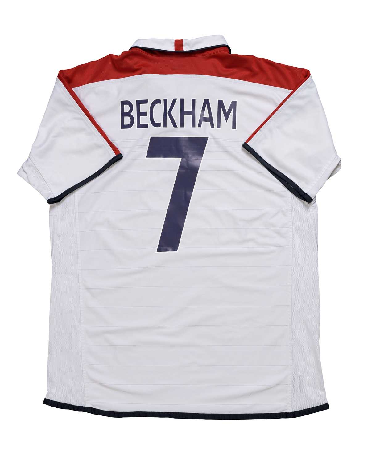 David Beckham Signed Vintage England Shirt 2003-2005 A signed vintage England shirt from David - Image 3 of 4