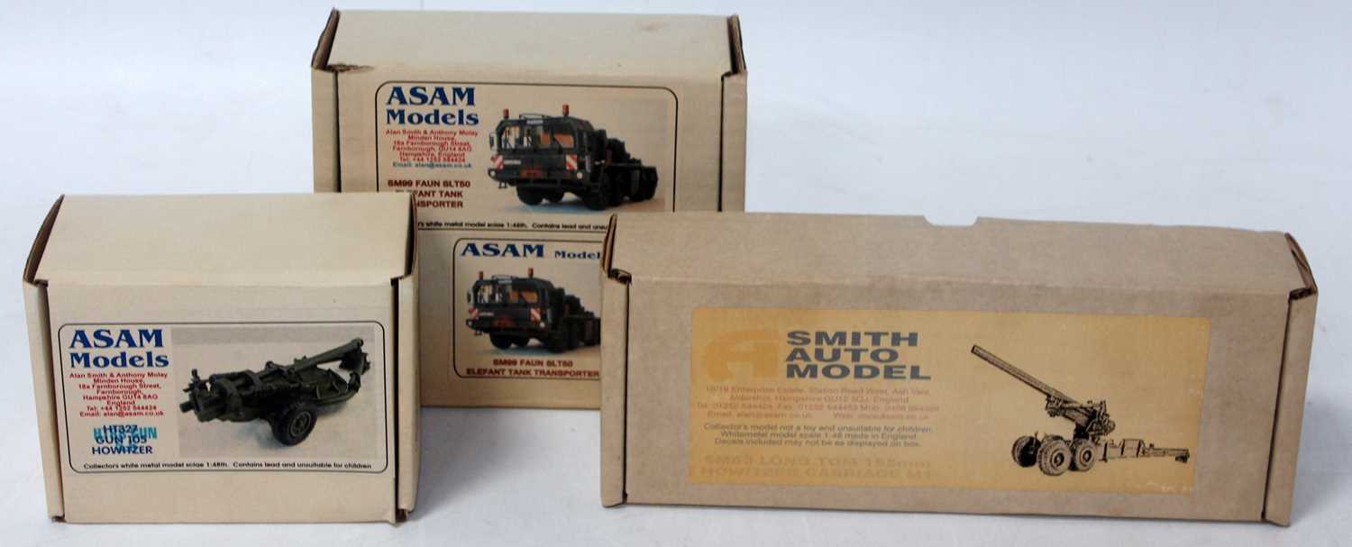 An Asam and A Smith Automodels 1/48 scale boxed unmade military kit group to include an SM83 Long