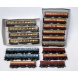 10 Hornby Dublo metal wheel coaches 8 x D11 and 2x D13 (all F-G) together with 4 Hornby 2nd series
