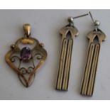 An Art Nouveau 9ct gold amethyst set open work pendant 1.1g, 3cm, together with a pair of modern