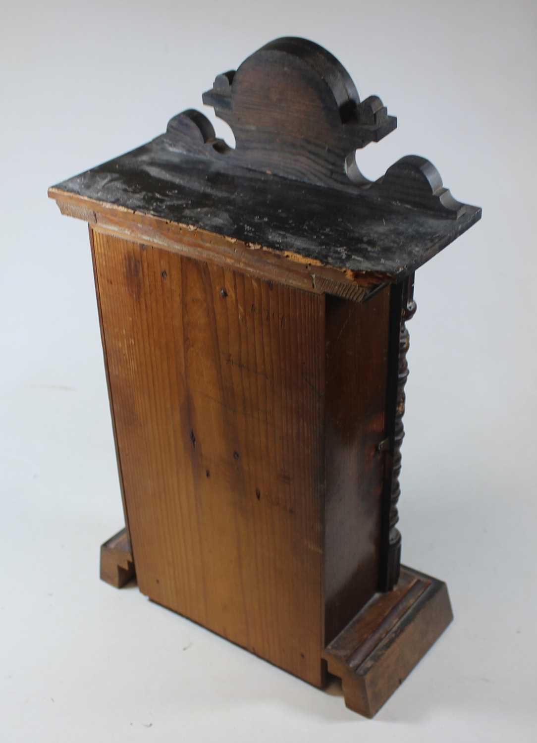 An early 20th century walnut cased 8 day mantel clock, 41cm high - Image 4 of 4