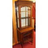 An Edwardian satinwood crossbanded mahogany display cabinet, w.63cm