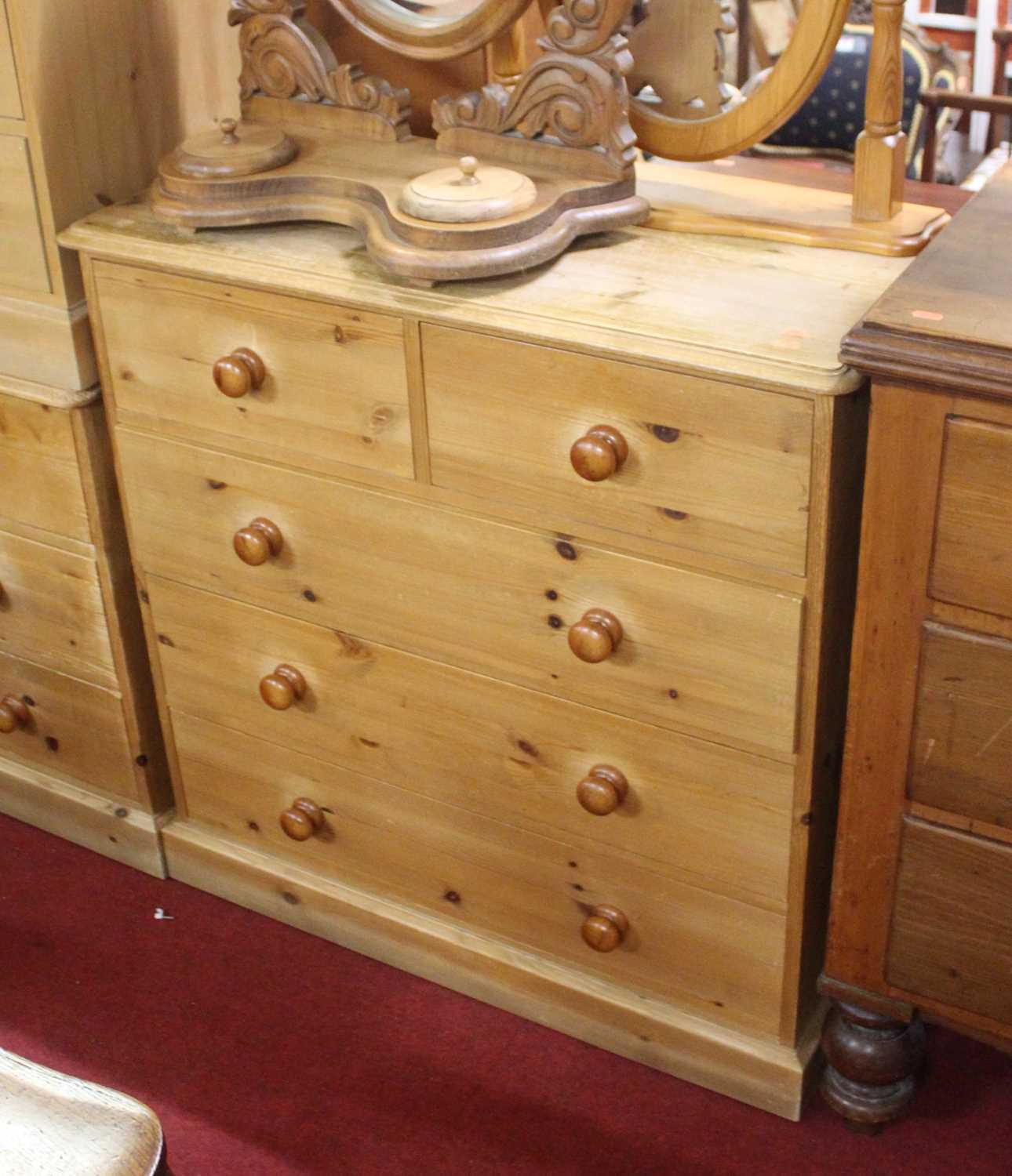 A modern pine chest of drawers, w.95cm