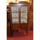 An Edwardian inlaid mahogany display cabinet, w.89cm