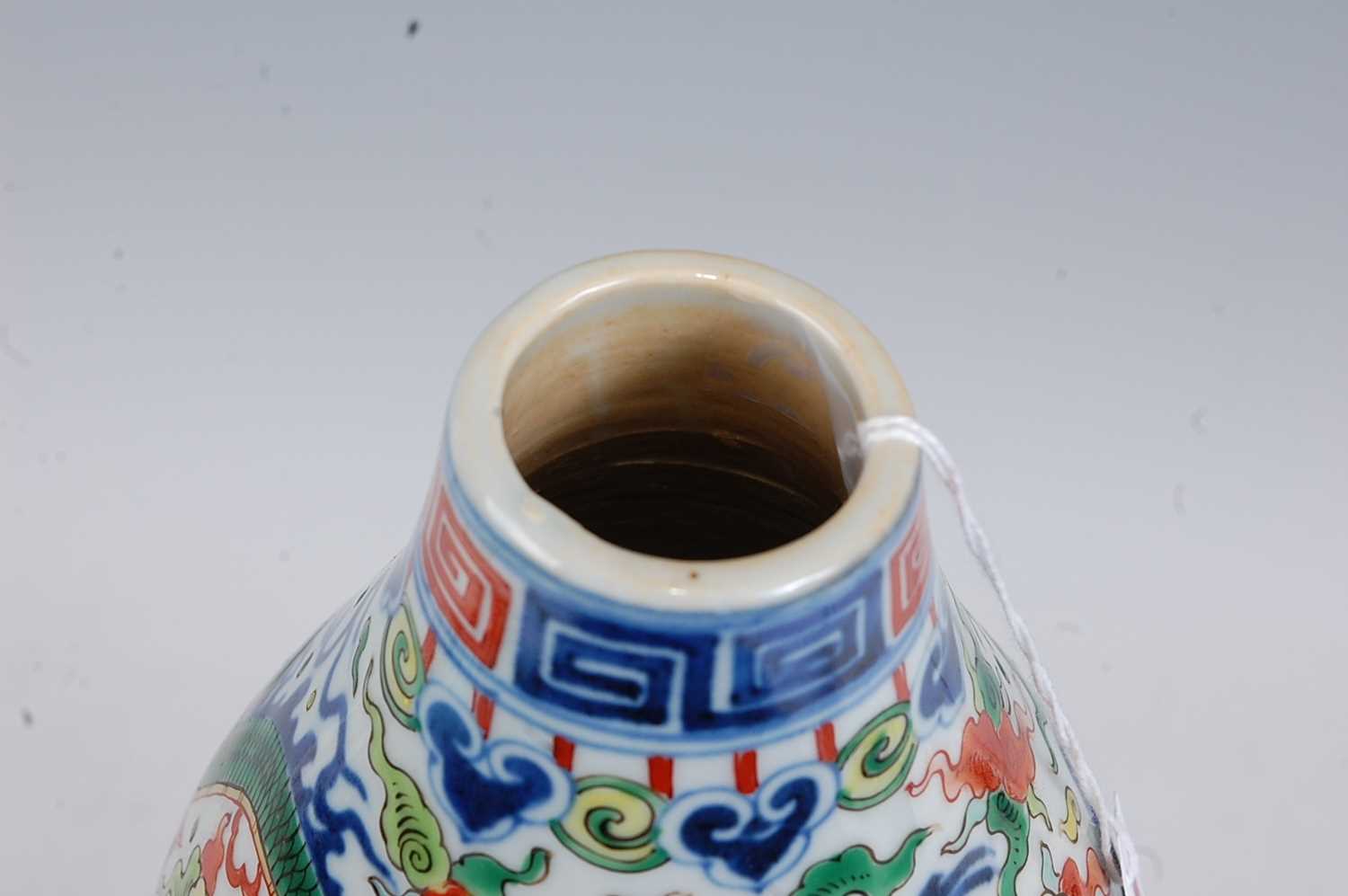 A Chinese export vase of double gourd form, enamel decorated with a Chinese five clawed dragon - Image 6 of 9