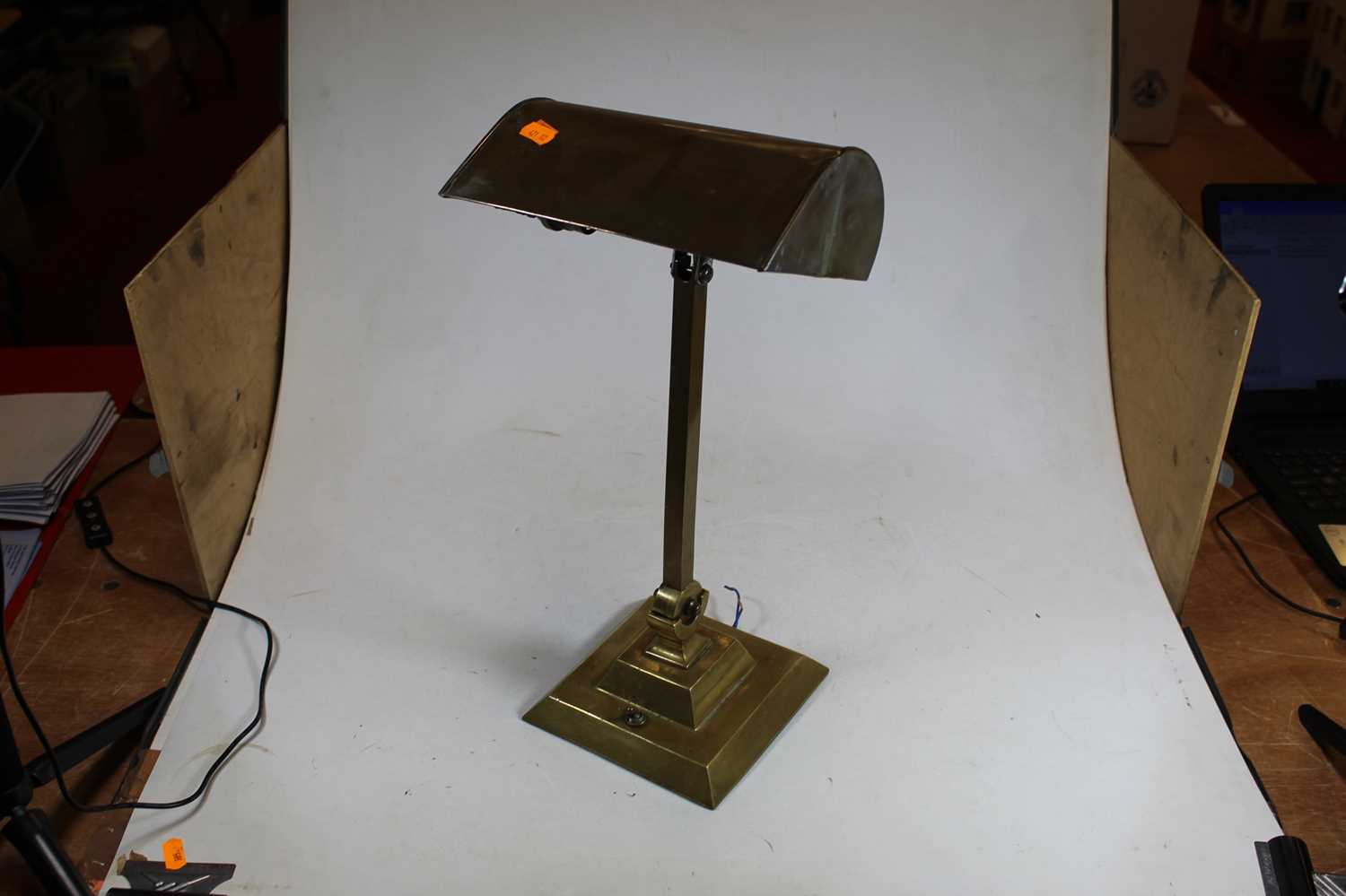 A 1930s American brass adjustable desk lamp, height 44cmCondition report: Adjusts and holds firm. - Image 4 of 6