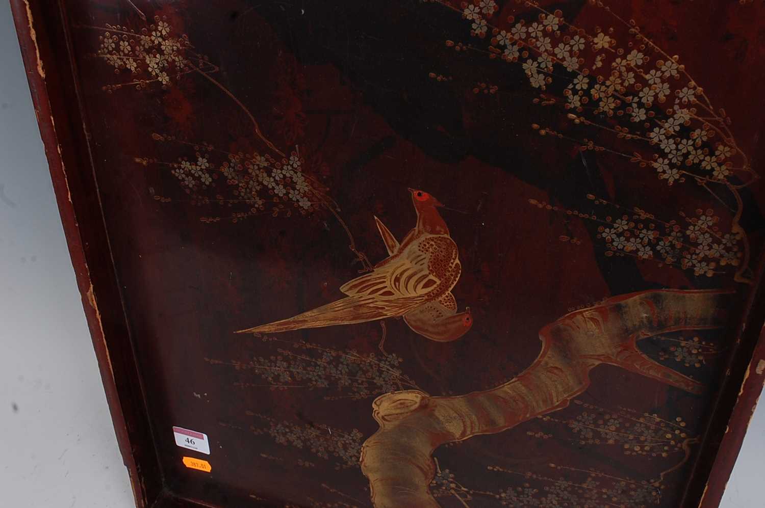 A Japanese Taisho period and red lacquered tray relief decorated with a pheasant amidst flowers - Image 5 of 6