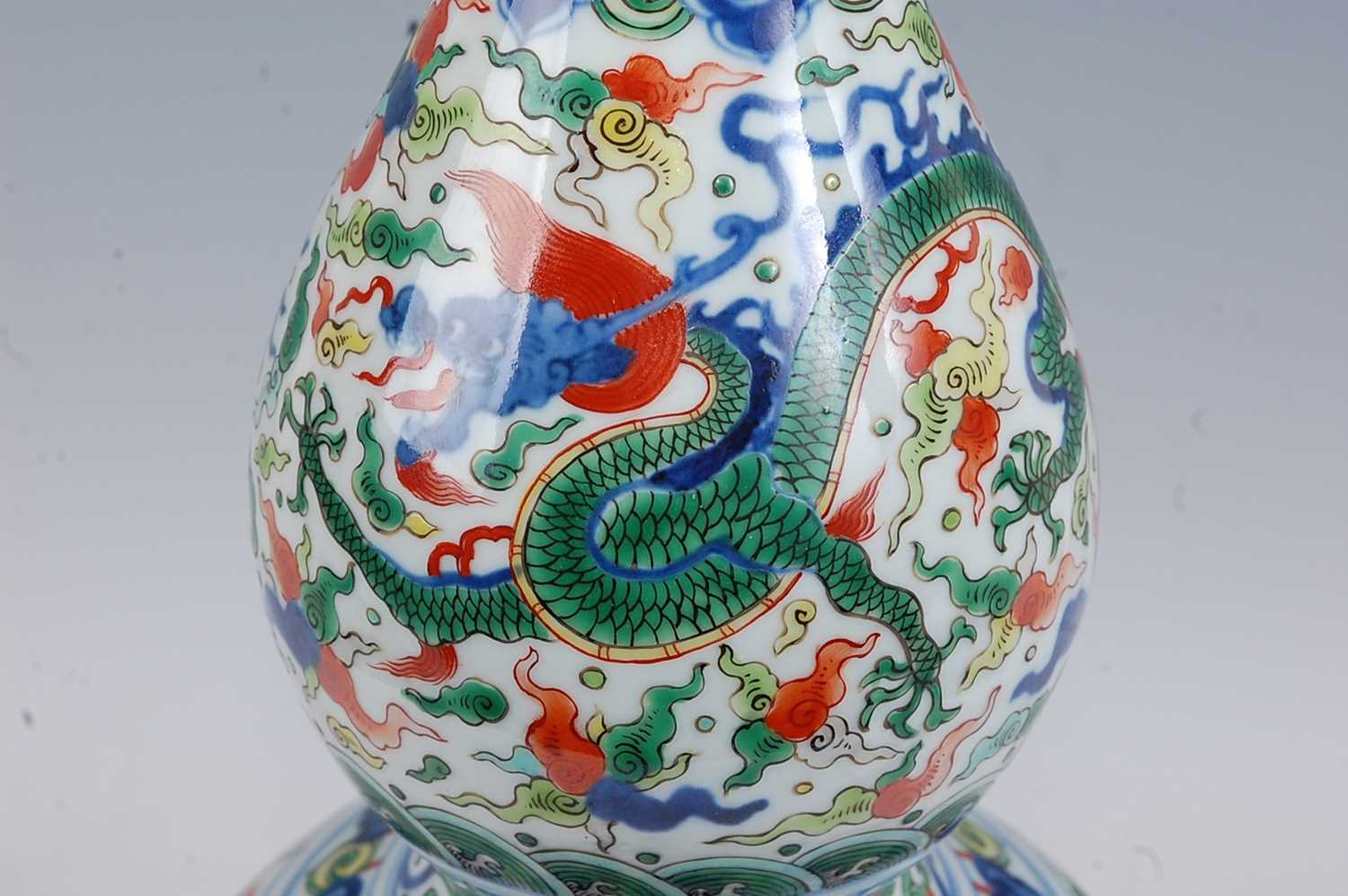 A Chinese export vase of double gourd form, enamel decorated with a Chinese five clawed dragon - Image 4 of 9