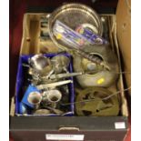 A box of miscellaneous metalware, to include brass kettle, brass trivet, silver plated trumpet