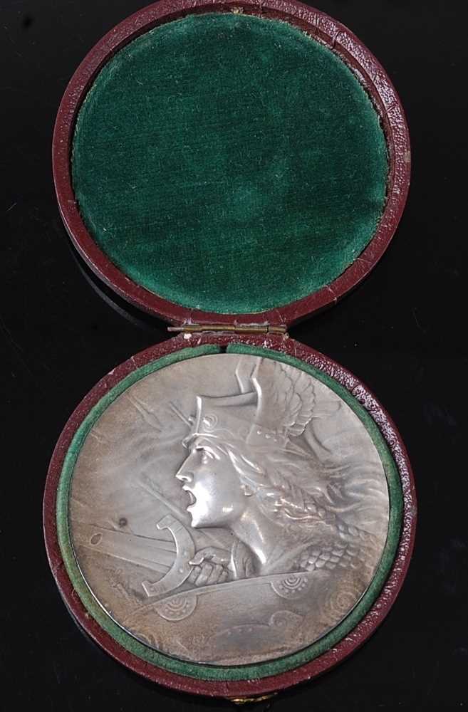 A French Art Nouveau silver Call To Arms medal by Pierre-Alexandre Morlon, obv; bust of French - Image 4 of 5