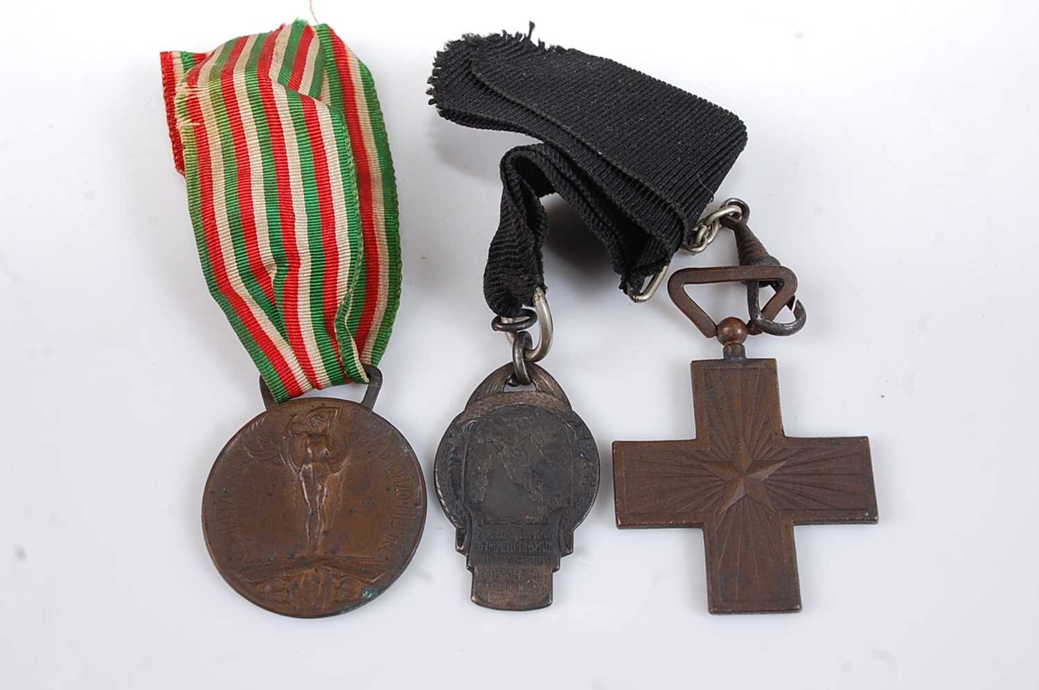 A WW I Italian medal group of four to include War Cross, War Medal with 1916,1917 and 1918 clasps, - Image 3 of 3