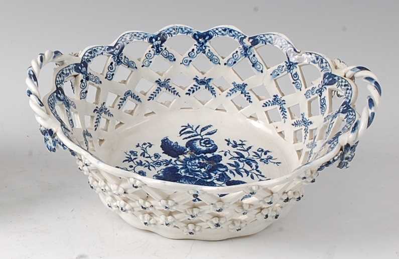 A Lowestoft porcelain chestnut basket, circa 1785, lattice-worked and blue and white printed in - Image 4 of 5