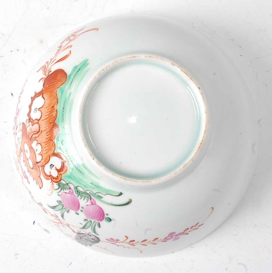 A Lowestoft porcelain footed slop bowl, circa 1780, polychrome decorated in the Famille Rose palette - Image 6 of 6