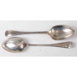 A set of eight George V silver tablespoons, in the Old English pattern, 18.9oz, maker James Deakin &