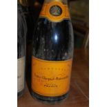 Assorted non-vintage Champagnes, to include two bottles Veuve Clicquot Ponsardin, five bottles