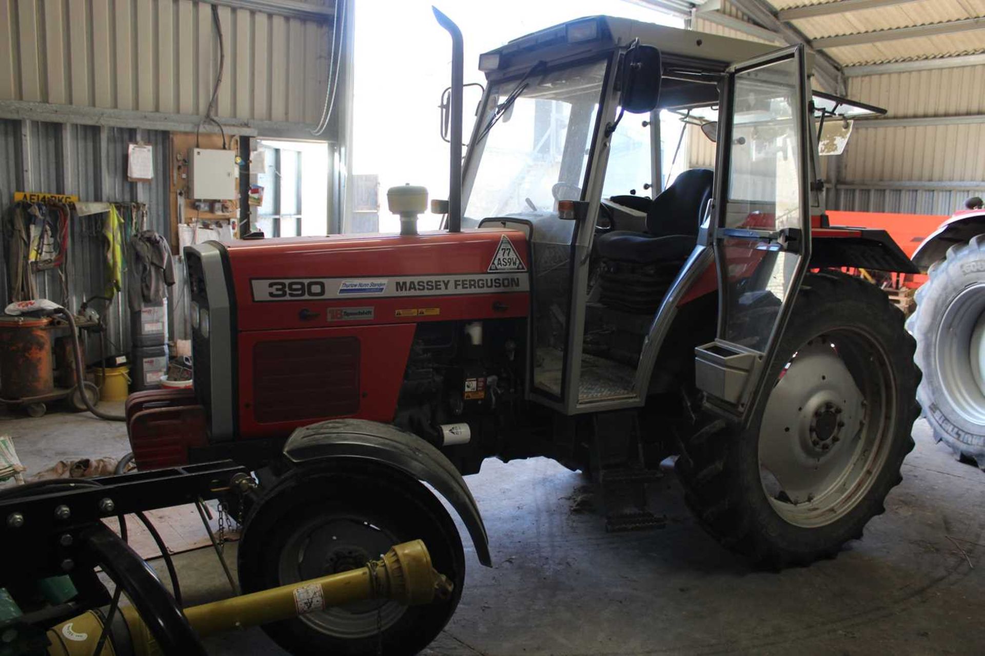 Massey Ferguson 390 (3674 hours) (1995) - Image 2 of 4