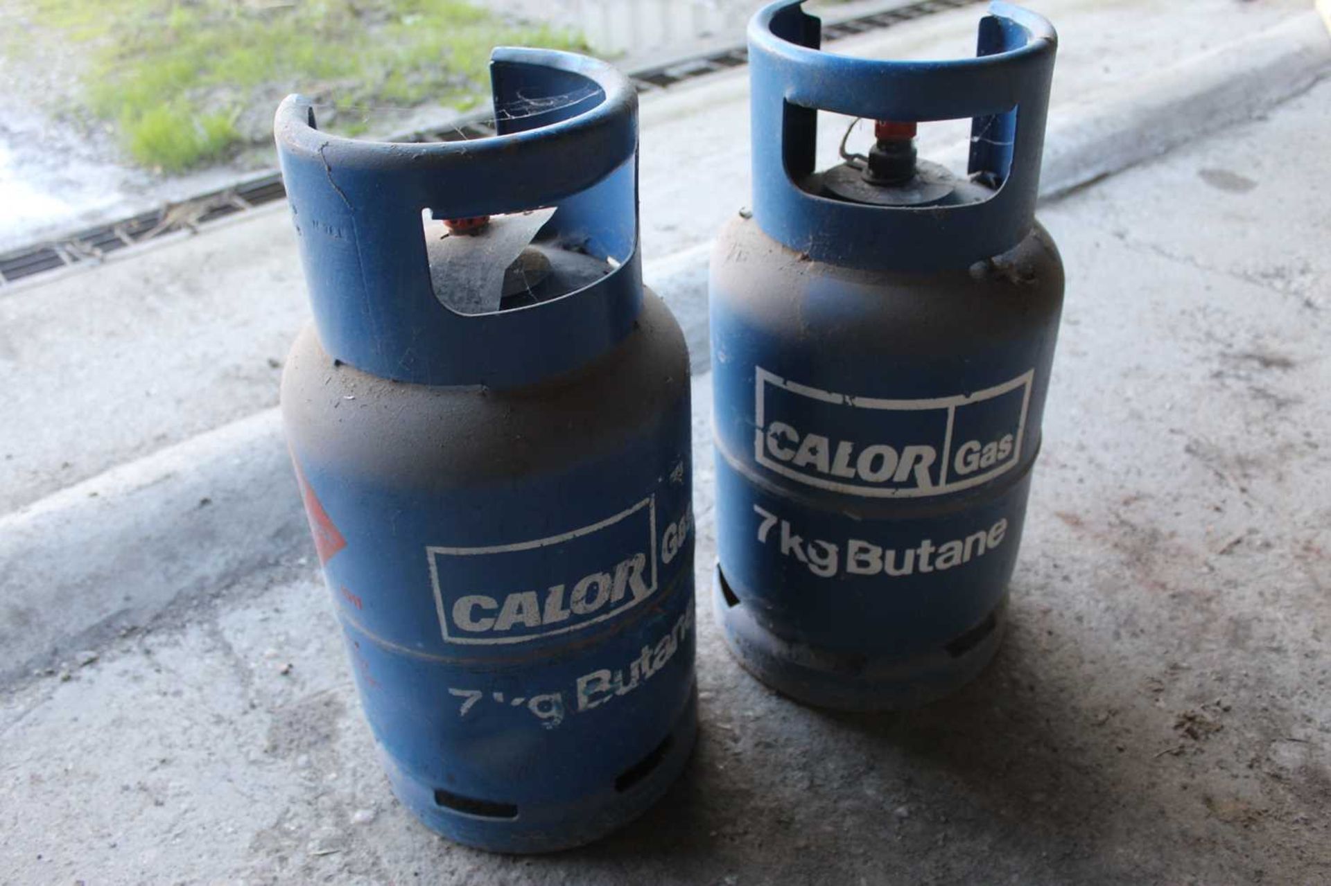 Gas Heater with 2 x 7kg Butane Bottles - Image 2 of 2