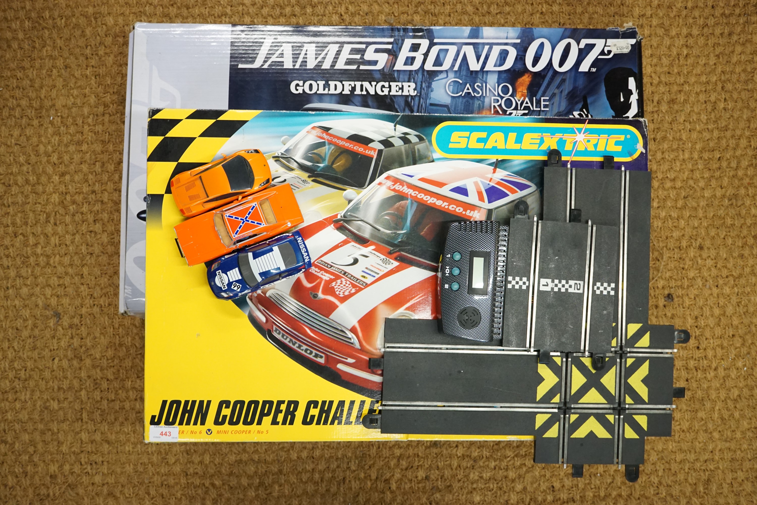 007 slot car set