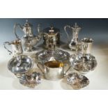 19th and early 20th Century quality electroplate, including a footed bon bon dish, two scallop shell