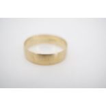A 9ct gold wedding band, size S, 2.3g
