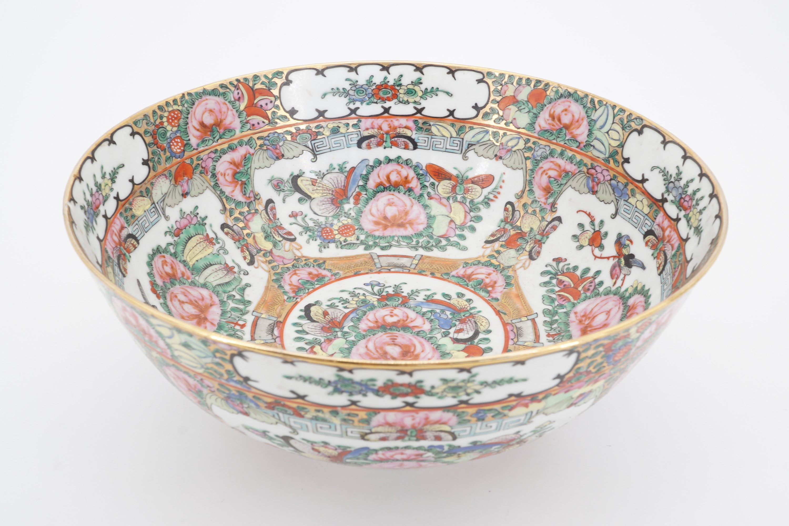 A Chinese famille-rose bowl, 25 cm