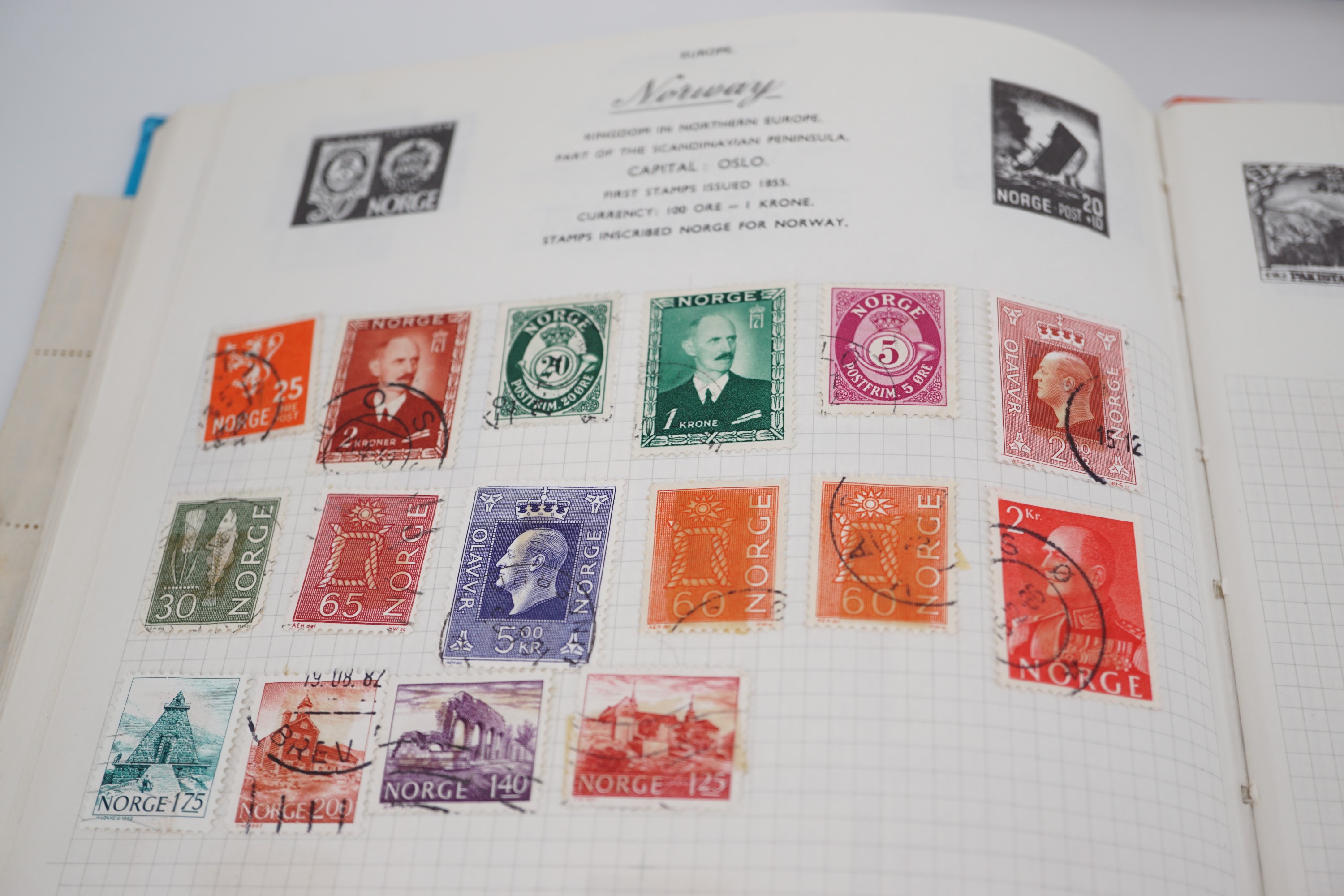 A stamp album and stamps, together with a Stanley Gibbons loose leaf album containing a large number - Image 3 of 13