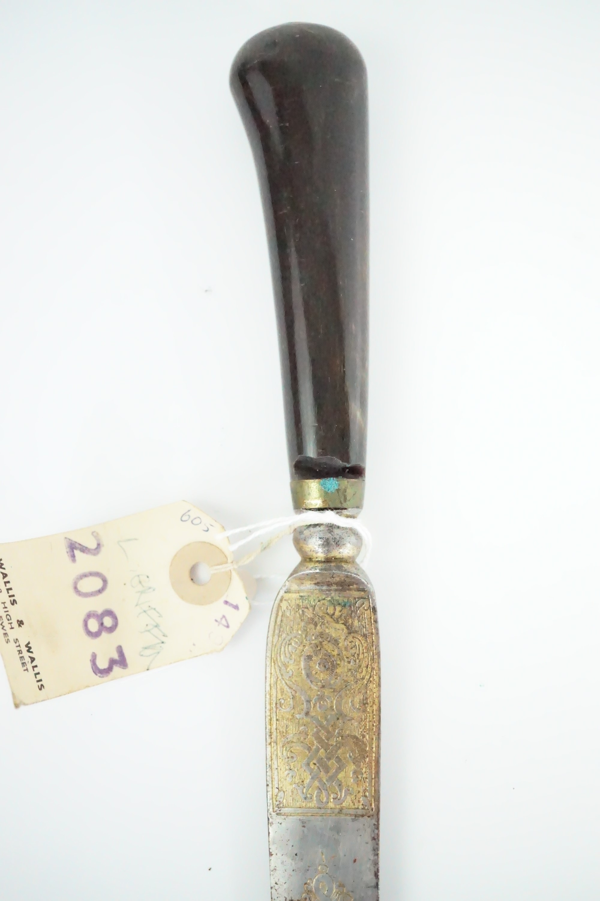 A fine 17th Century hunting knife, the subtly curved blade bearing parcel-gilt etched panels - Image 2 of 6
